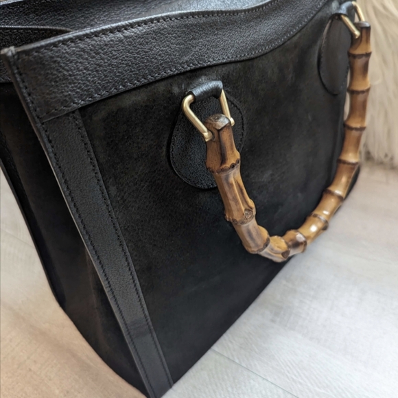 Gucci Diana Suede Bamboo Bag - Picture 3 of 14